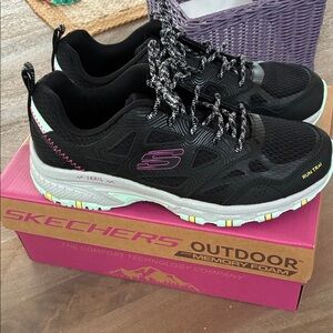 Skechers Women's Black and Pink Outdoor Shoes sz 7